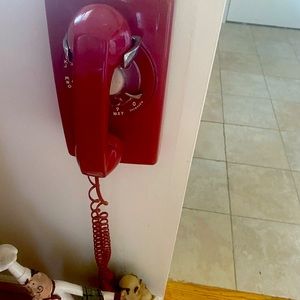 Red retro phone works great excellent condition